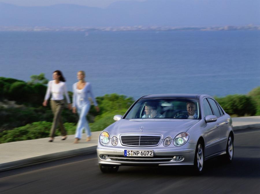  Mercedes-Benz E-Class 2002 года  (фото 406 из 448)
